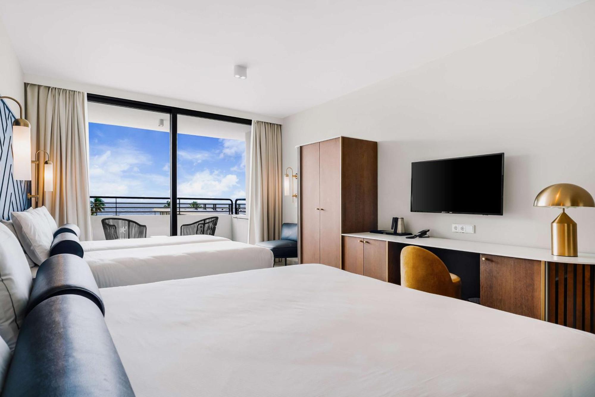 Mangrove Beach Corendon Curacao All-Inclusive Resort, Curio By Hilton Willemstad Exterior photo