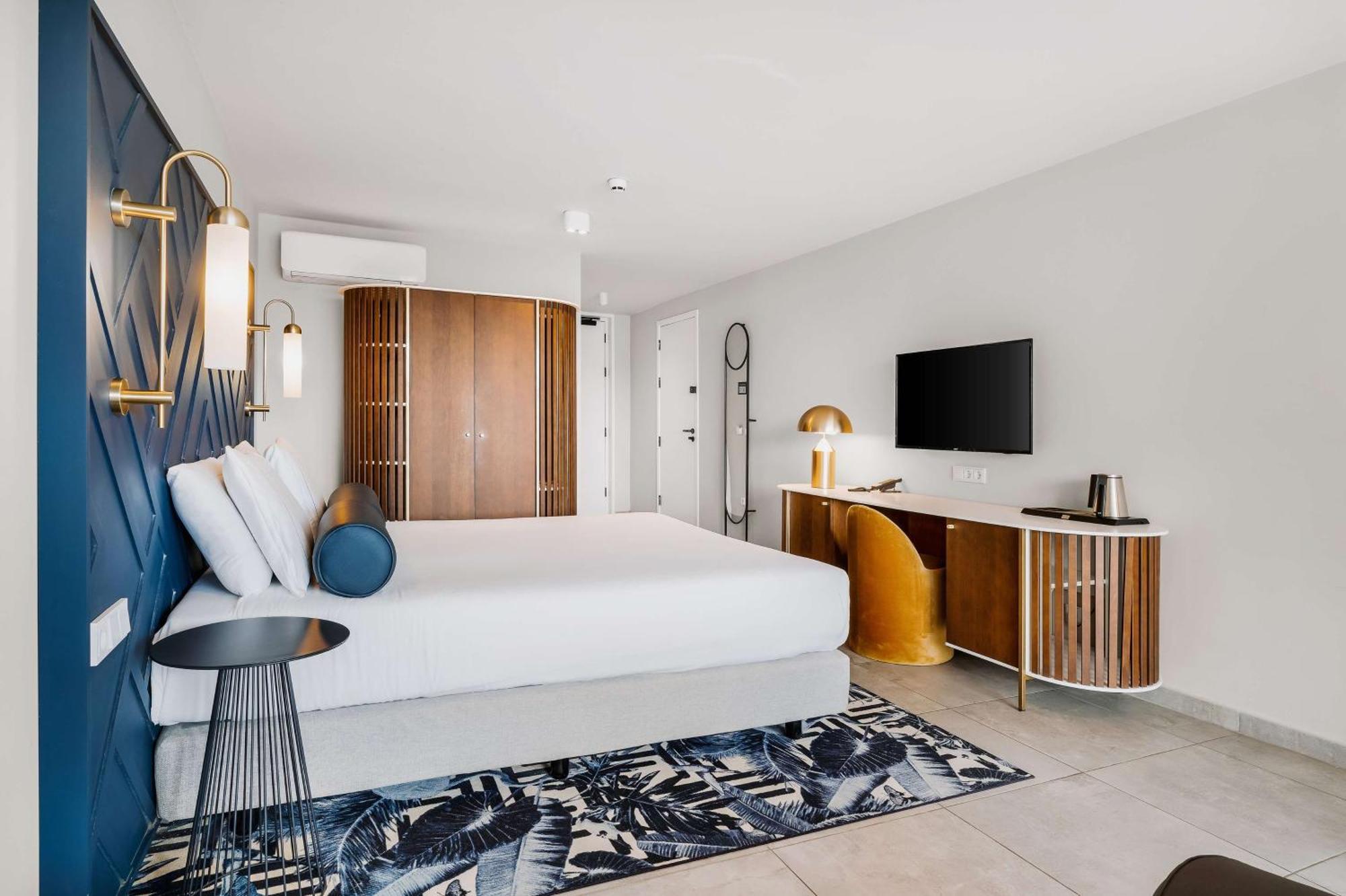 Mangrove Beach Corendon Curacao All-Inclusive Resort, Curio By Hilton Willemstad Exterior photo