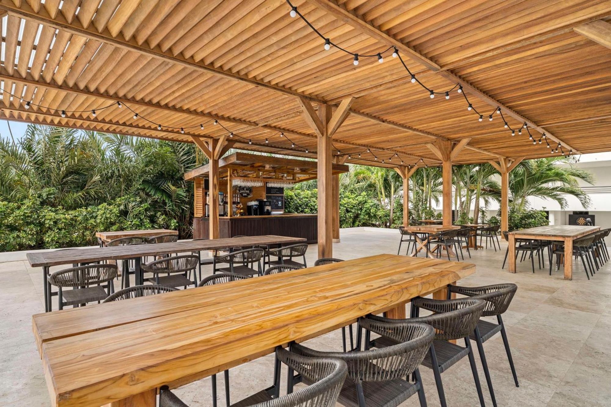 Mangrove Beach Corendon Curacao All-Inclusive Resort, Curio By Hilton Willemstad Exterior photo